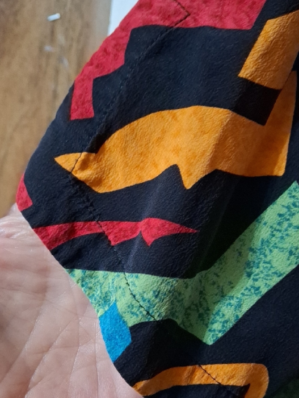 Carole Little Black 100% Silk Multicolor Geometric Print Top (Mis154) - Picture 3 of 4